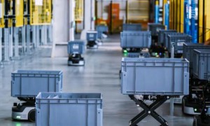 英国“智狼仓”VS巴黎盗抢案：效率与安全，正考验京东出海“本土化”