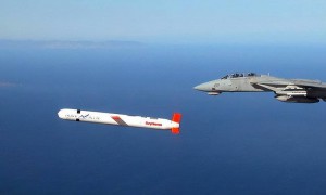 450枚战斧瞄准马杜罗，乌克兰武装菲律宾，美军战略调整激起拉美变天？