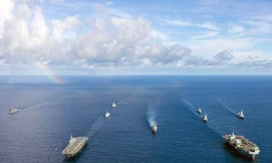 六国航母舰队开进东海，055搭载鹰击高超弹，可实现自身无损式歼灭