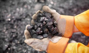 缺席九三阅兵，特朗普还想找回场子？中方时间宝贵，拒接美方电话