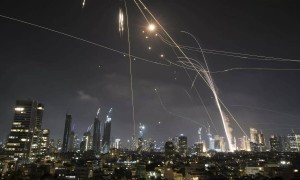 炸死总理国防部长参谋长！以色列不宣而战，空袭千里之外国家