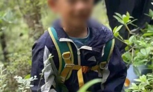 8岁自闭症男童死因公布，“又冷又饿无助死亡”